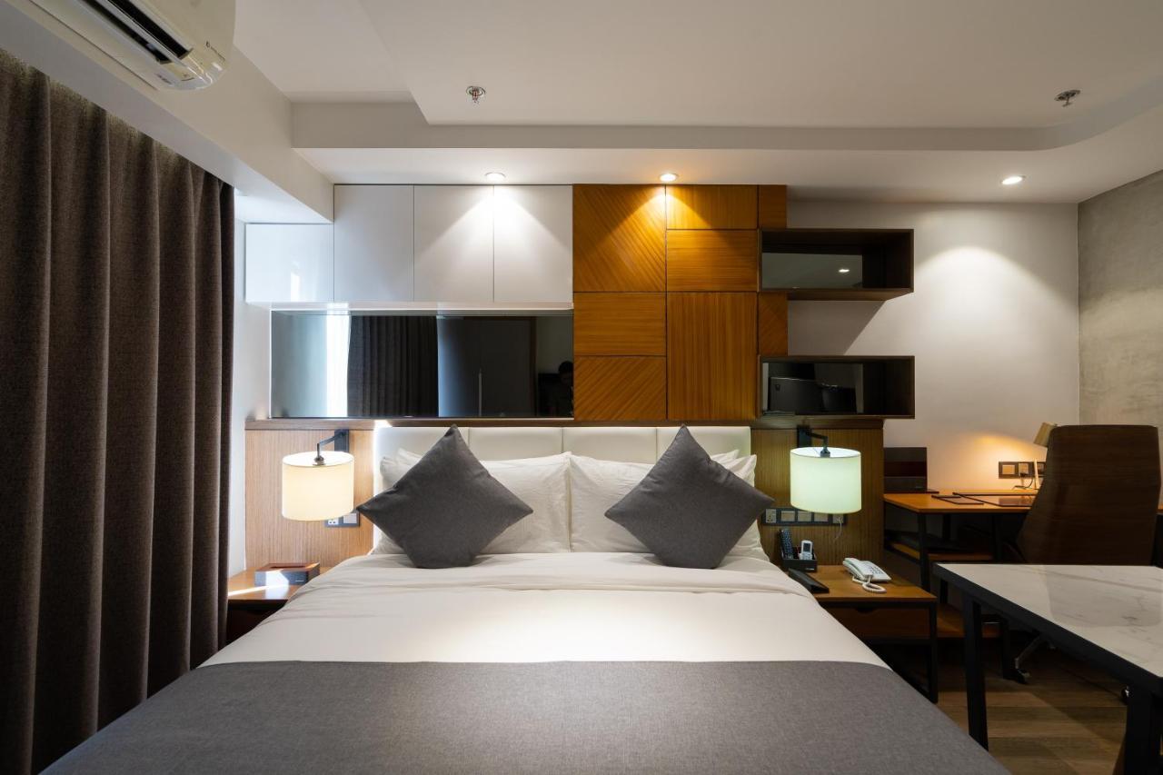 One Euphoria Luxe Hotel Angeles Ngoại thất bức ảnh