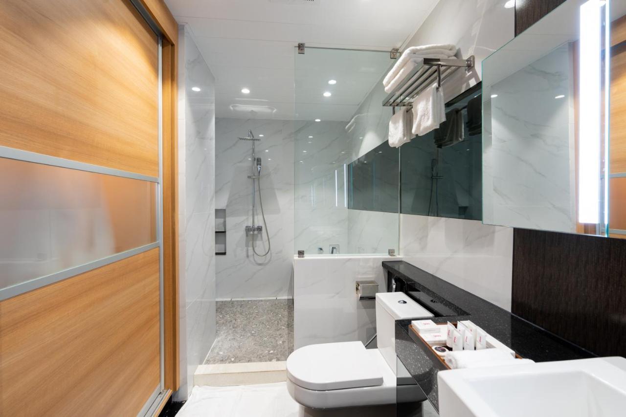 One Euphoria Luxe Hotel Angeles Ngoại thất bức ảnh