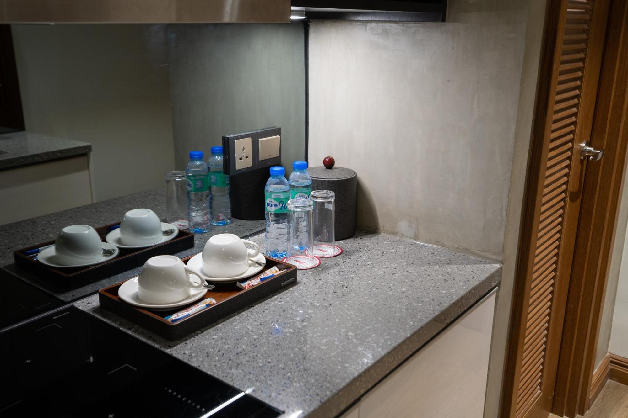 One Euphoria Luxe Hotel Angeles Ngoại thất bức ảnh